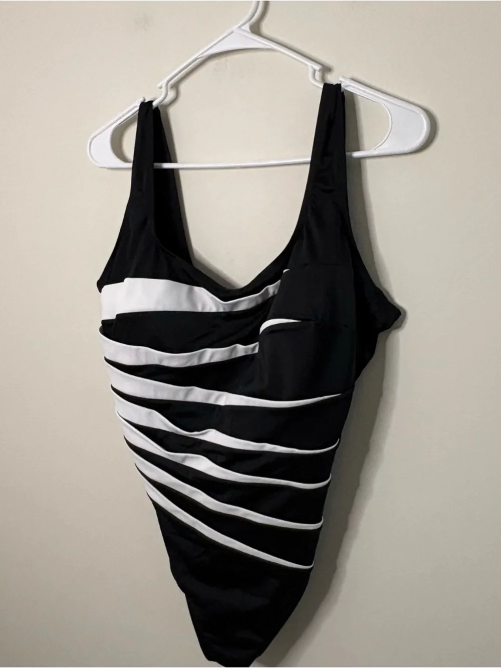 Great Lengths Swimsuit Women’s Sz 14 Black White One Piece Beach Spa Vacation